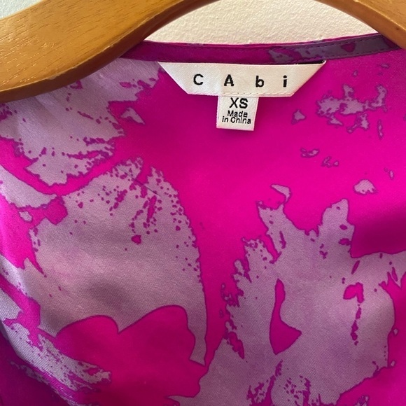 Cabi ‘Fit to Be Dyed’ Silk Magenta and Purple Tie Neck Blouse - Picture 5 of 10